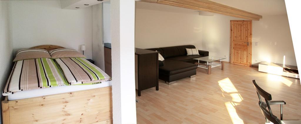 3 Seiten Ferienwohnung Jena Rom bilde