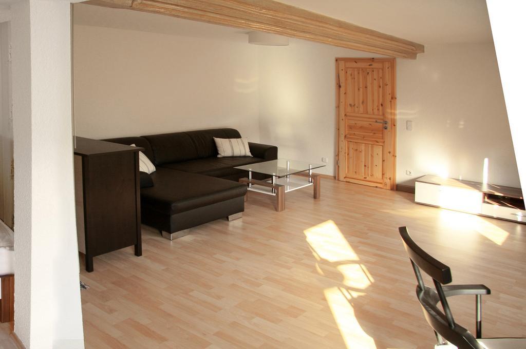 3 Seiten Ferienwohnung Jena Rom bilde